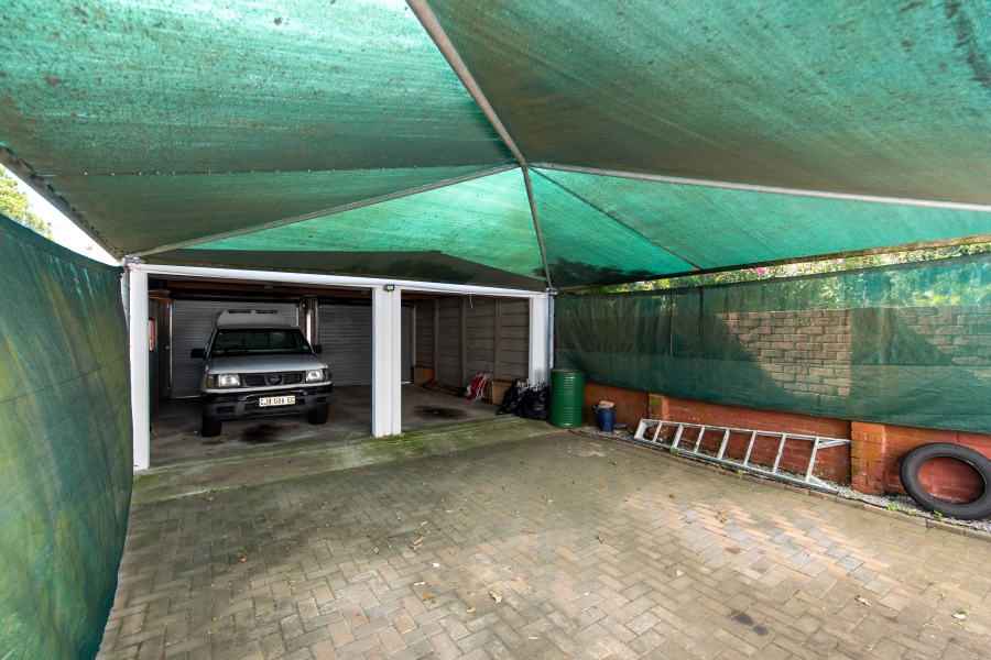 5 Bedroom Property for Sale in Framesby Eastern Cape